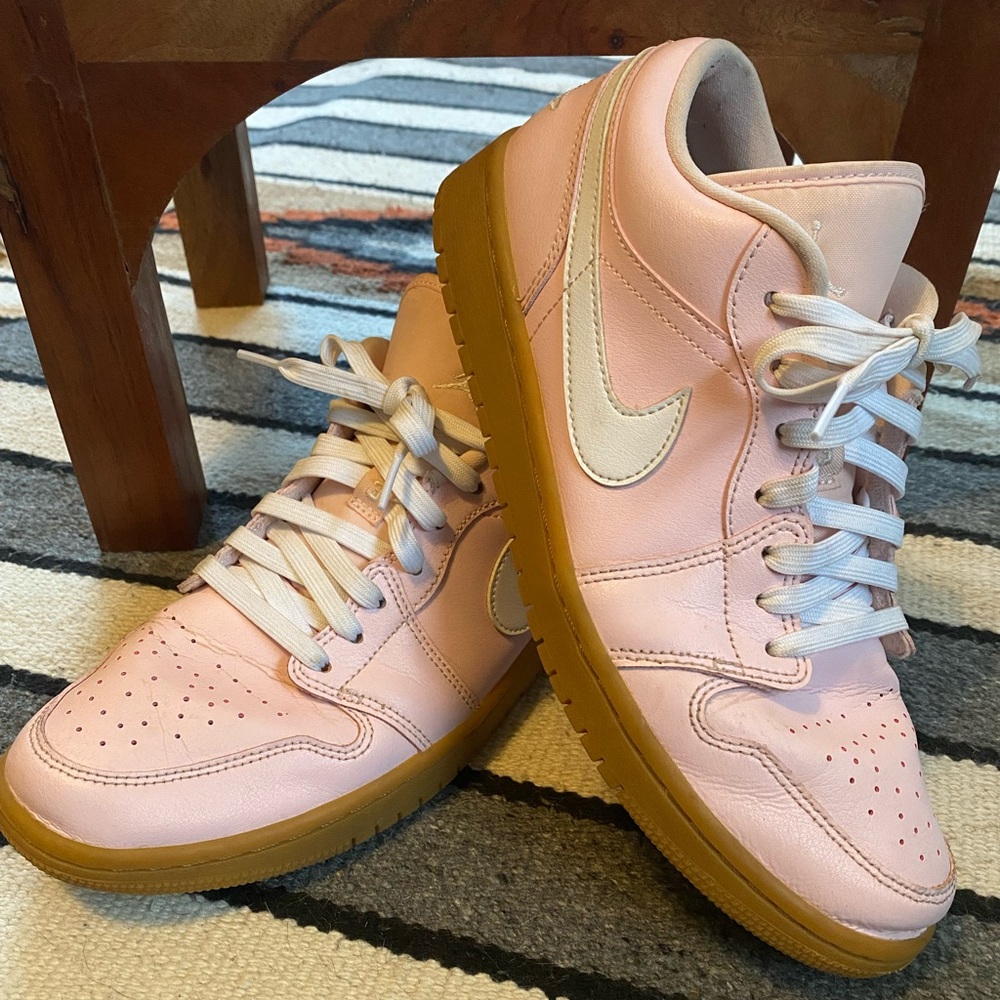 Air Jordan 1 Low Arctic Pink Gum Sneakers Men’s US SIZE 11